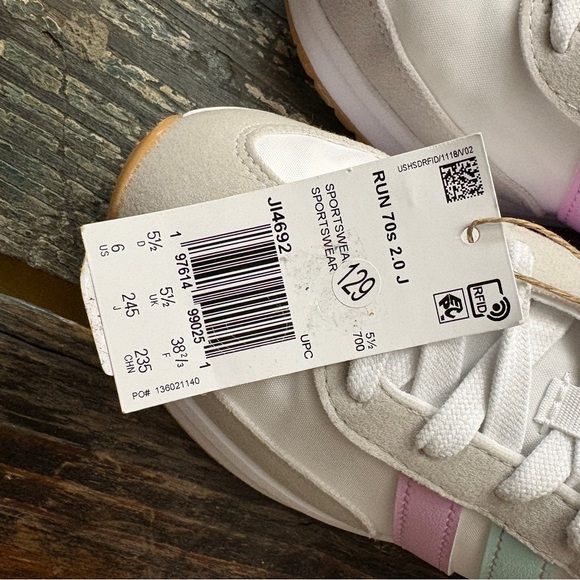 Adidas Women’s Pastel Retro Sneakers Cloudfoam Size 6 New - Picture 6 of 6